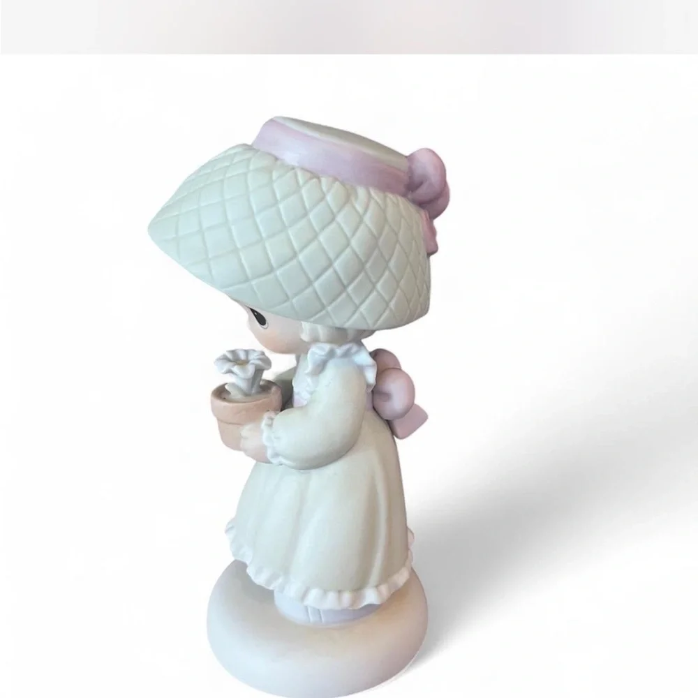 Precious Moments Figurine ‘His Love Will Shine on You’ in excellent condition